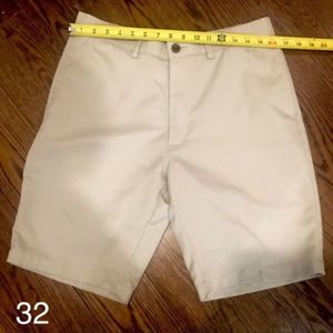 HAGGAR Mens H26 Khaki Stone Flat Front Golf Shorts Sz 32